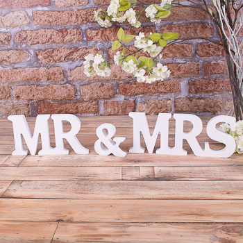 слово MR&MRS