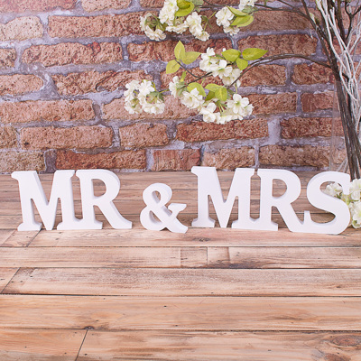 слово MR&MRS