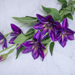 штучний клематис пишний світло- фіолетового кольору (PURPLE BEAUTY)