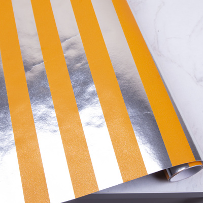 бумага подарочная 1,5м*70 см желтая полоса на серебряном