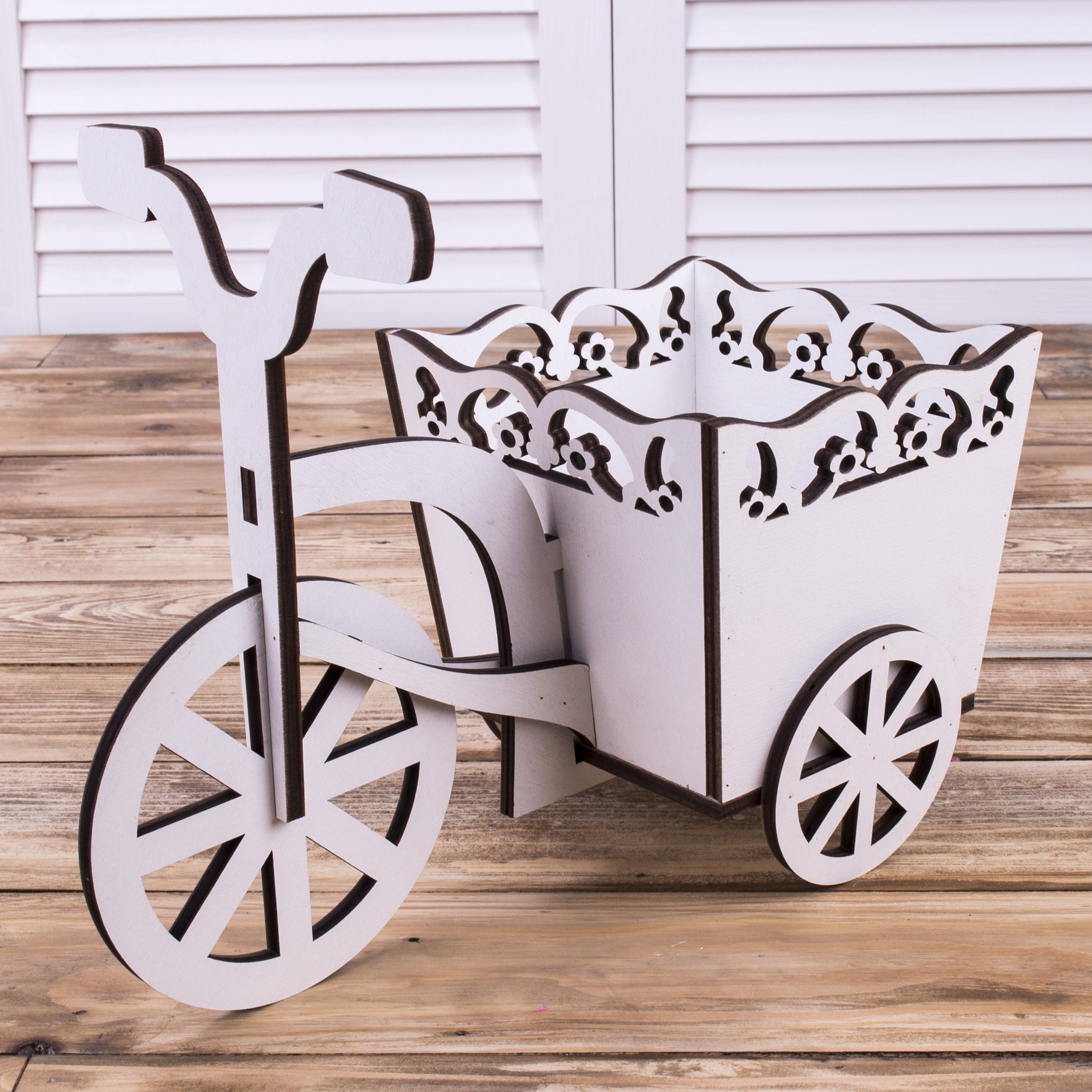 цветник велосипед белый