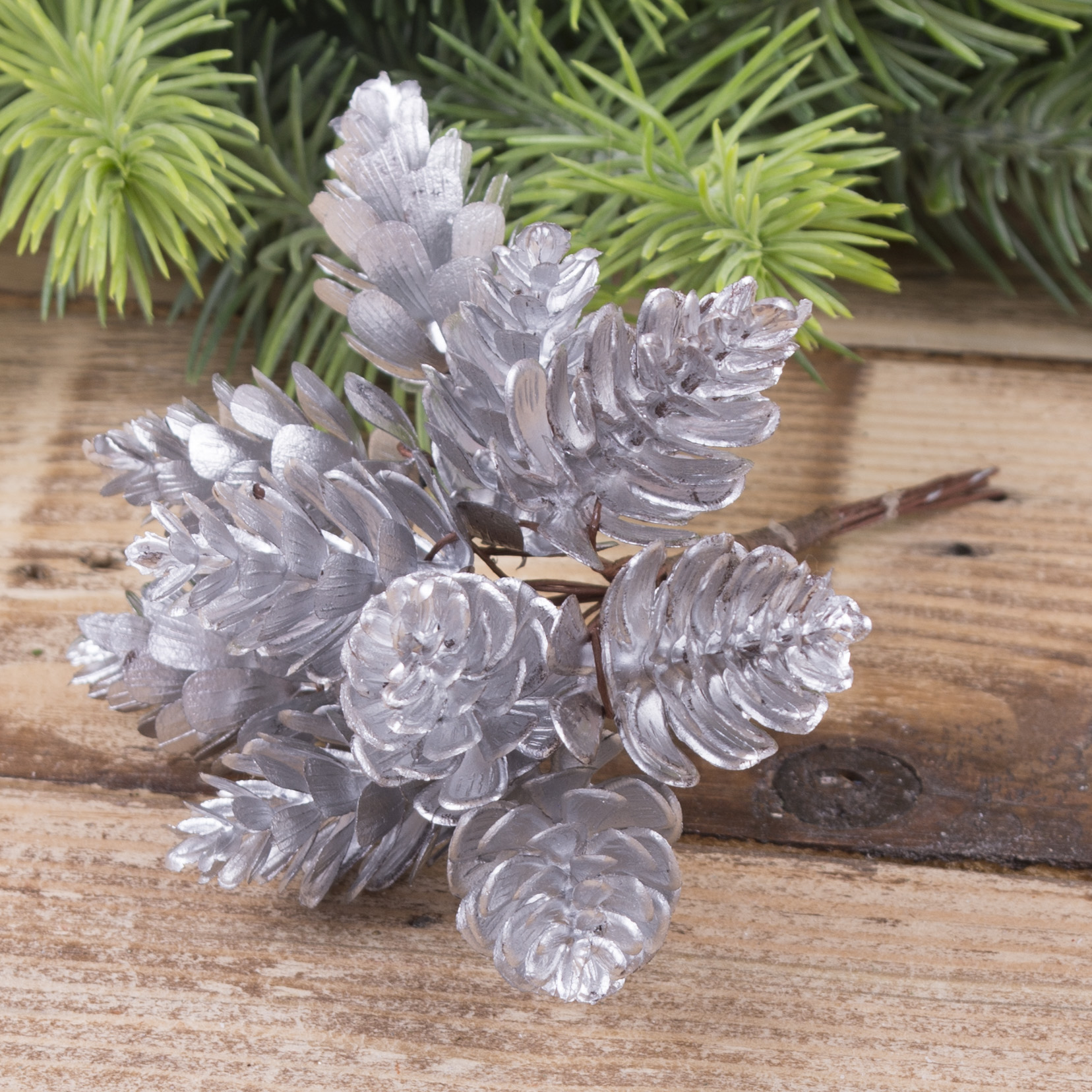 пучок шишки пирамидка серебро