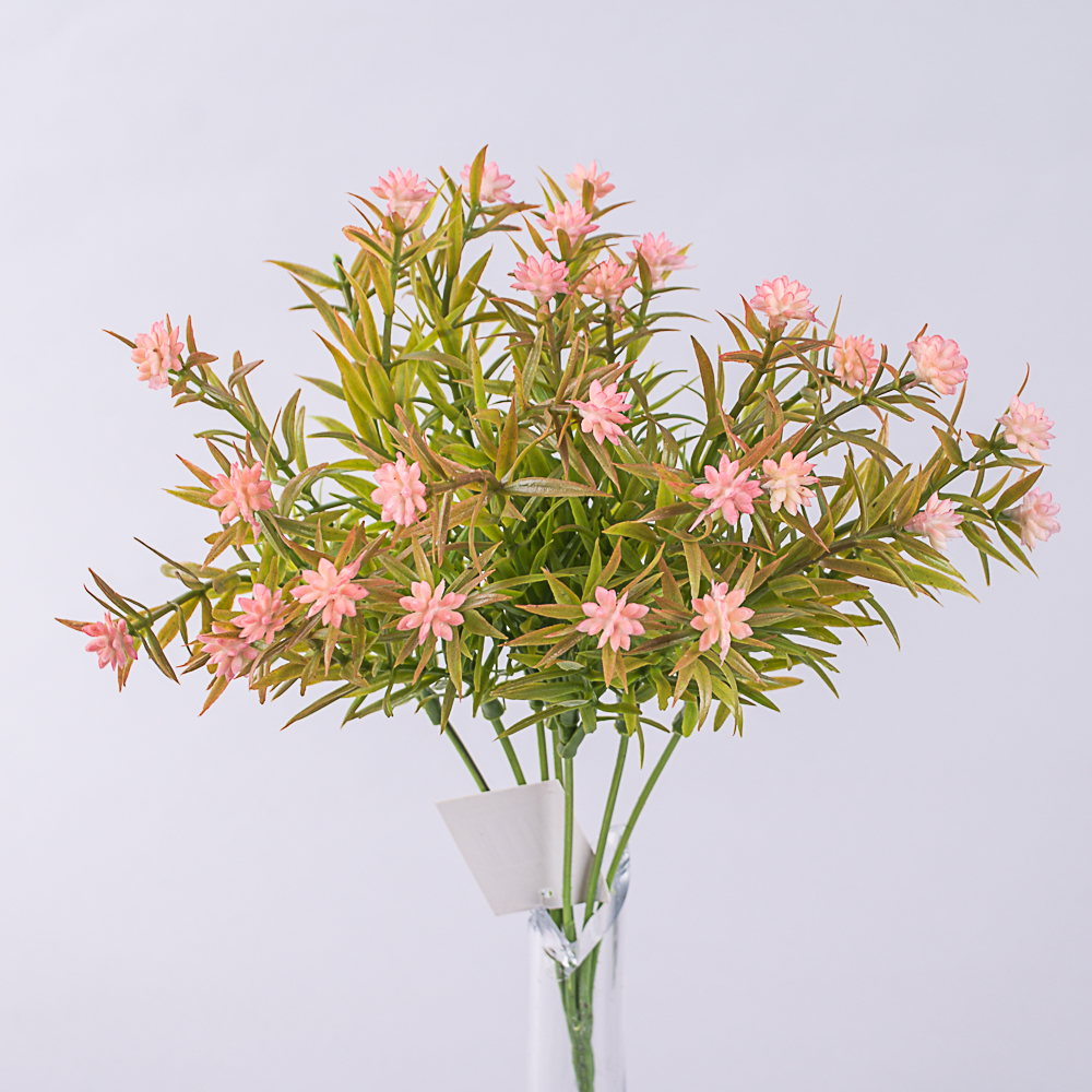 искусственная зелень с розовыми цветочками