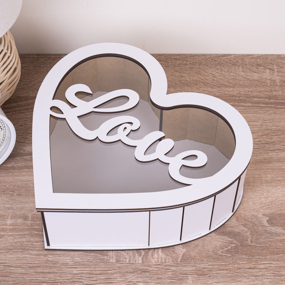Коробка 27  см з прозрачной крьішкою серце Love