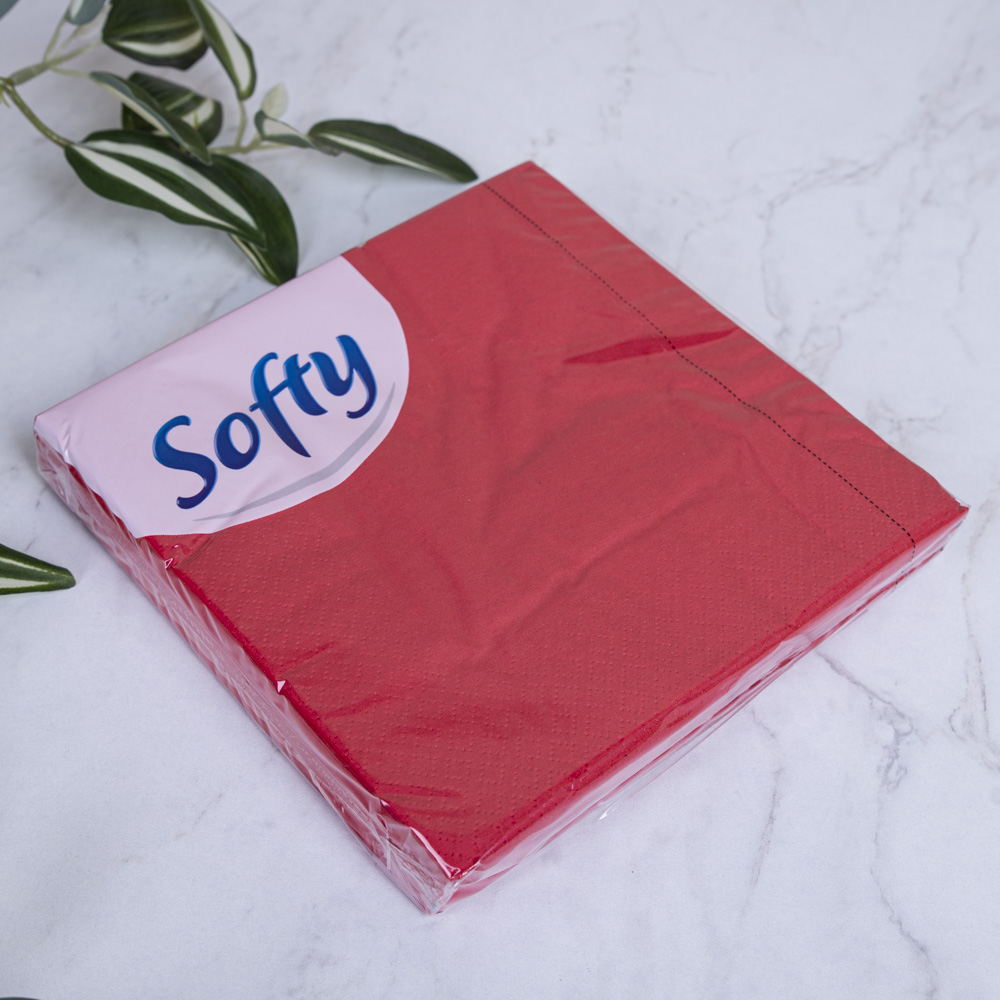 Трехслойные красные салфетки Softy 18 шт.