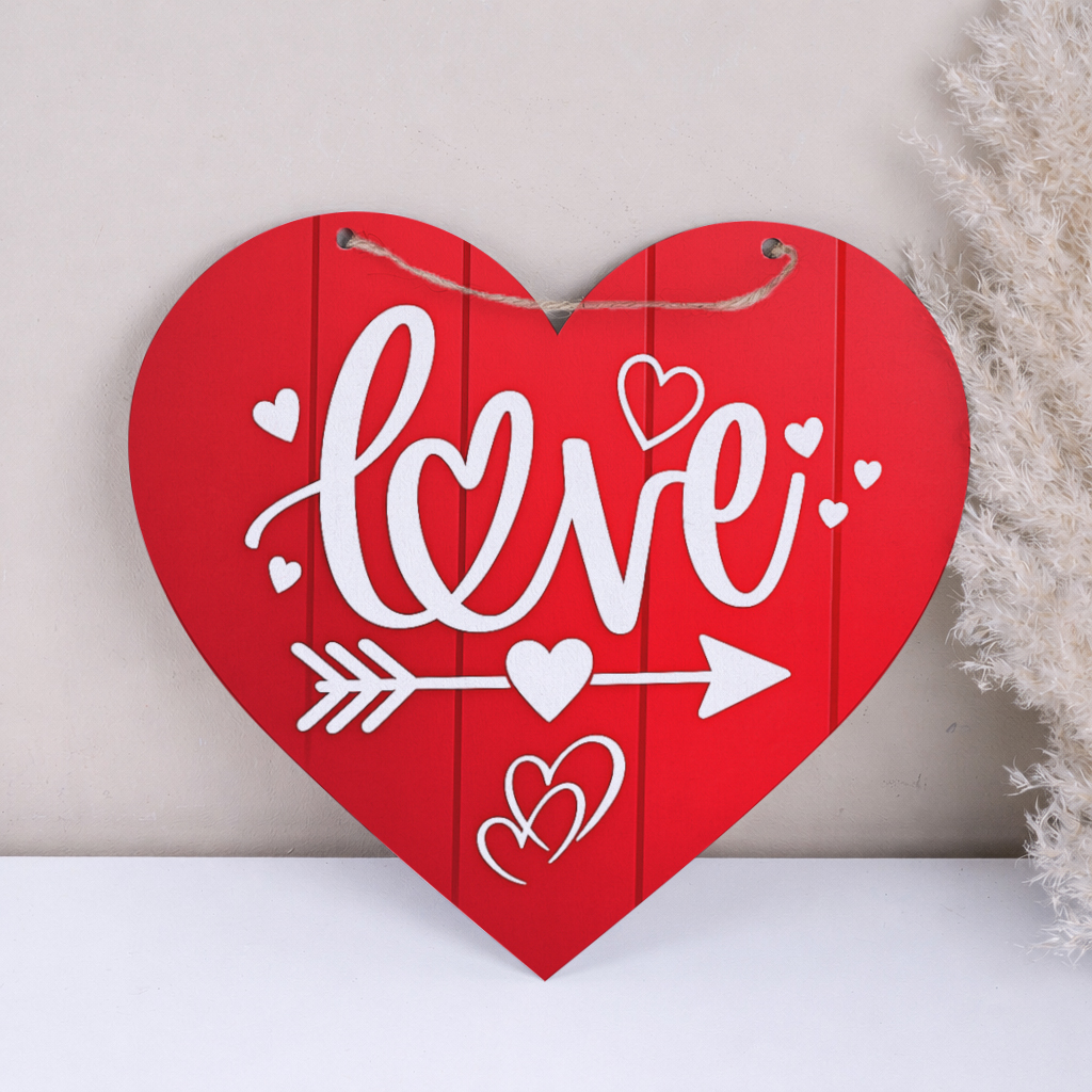подвеска сердце 31см красное Love со стрелами
